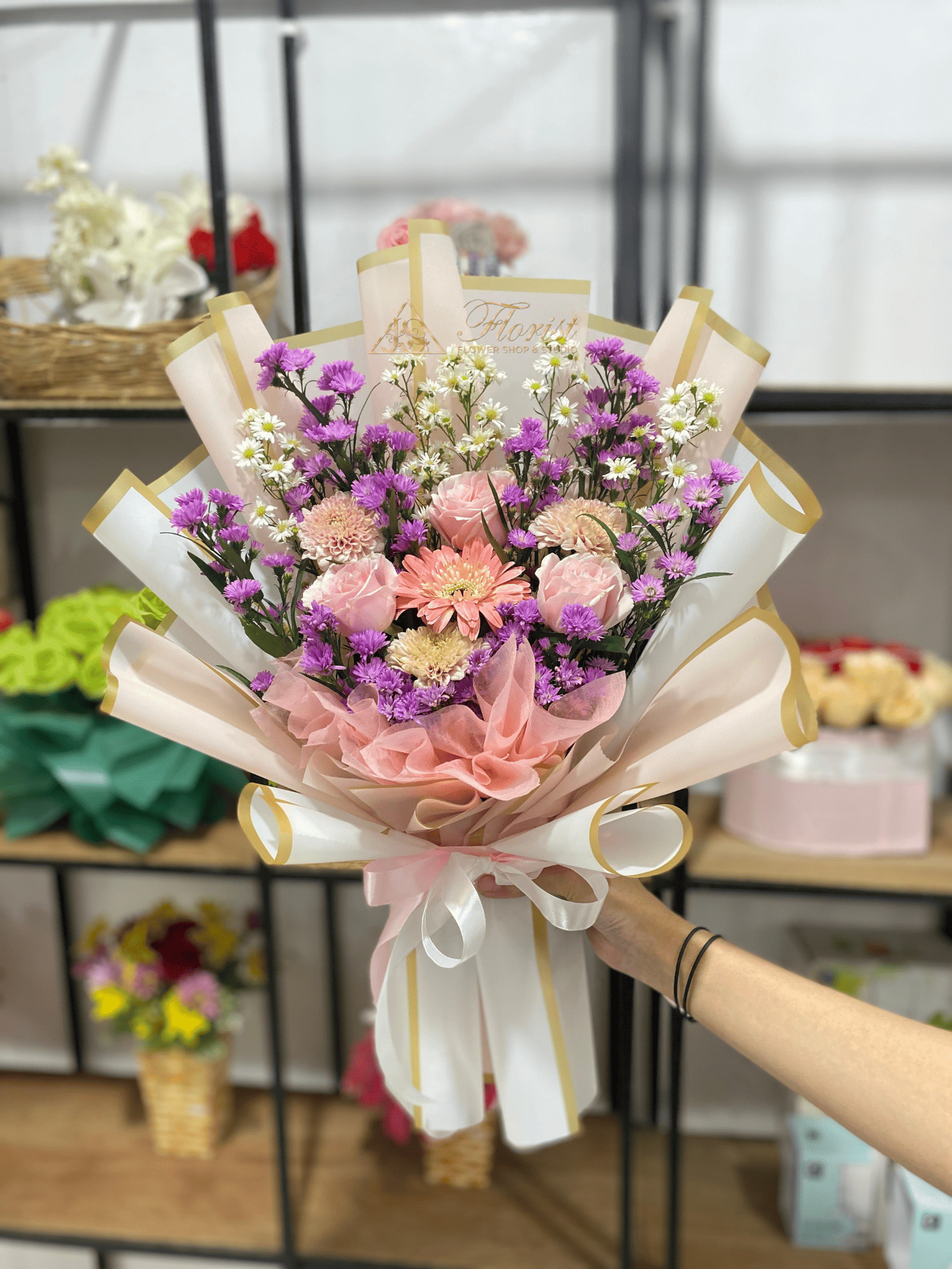 Bucket Mix Flower 26